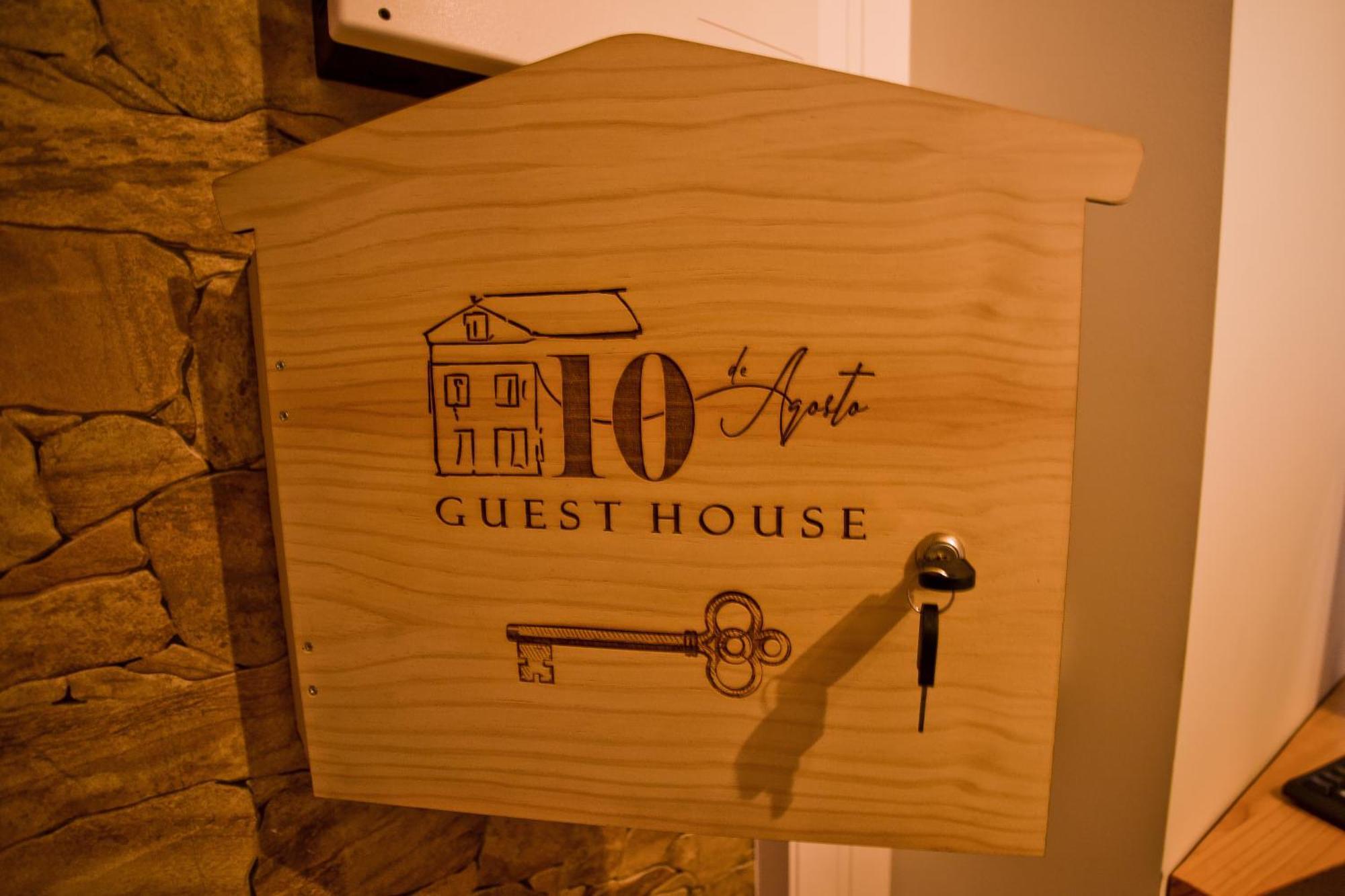 Guest House 10 De Agosto فيغيورا دا فوز المظهر الخارجي الصورة