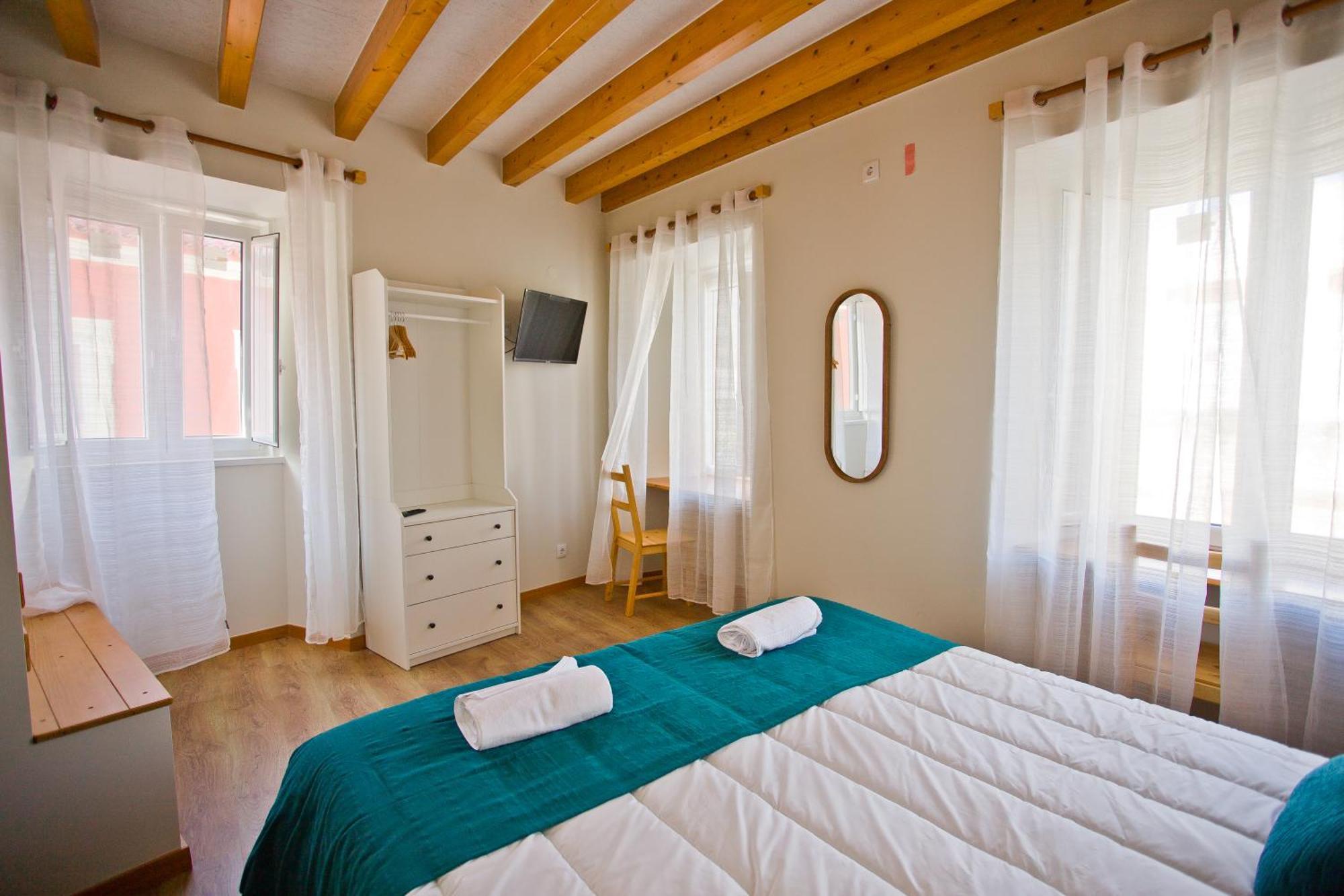 Guest House 10 De Agosto فيغيورا دا فوز المظهر الخارجي الصورة