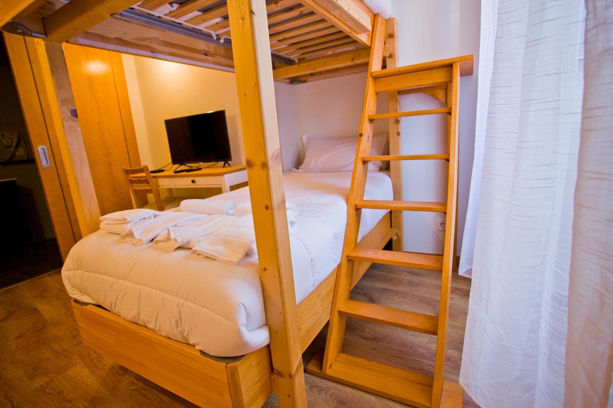 Guest House 10 De Agosto فيغيورا دا فوز المظهر الخارجي الصورة