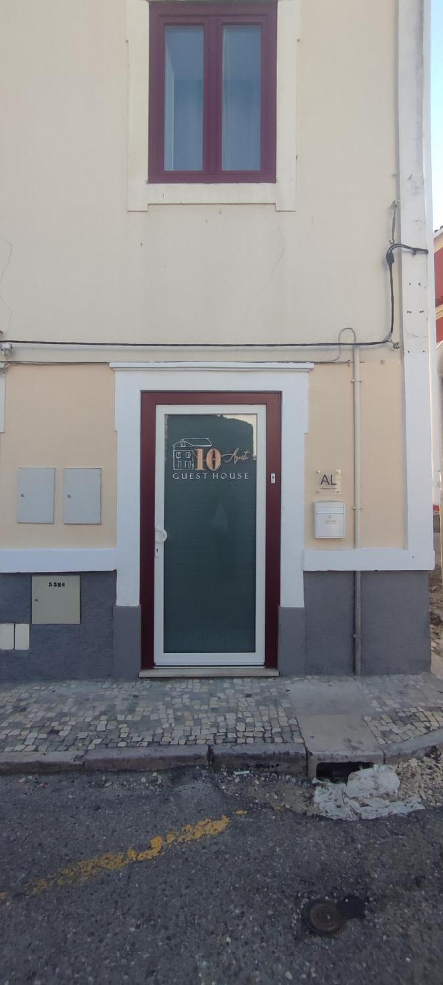 Guest House 10 De Agosto فيغيورا دا فوز المظهر الخارجي الصورة